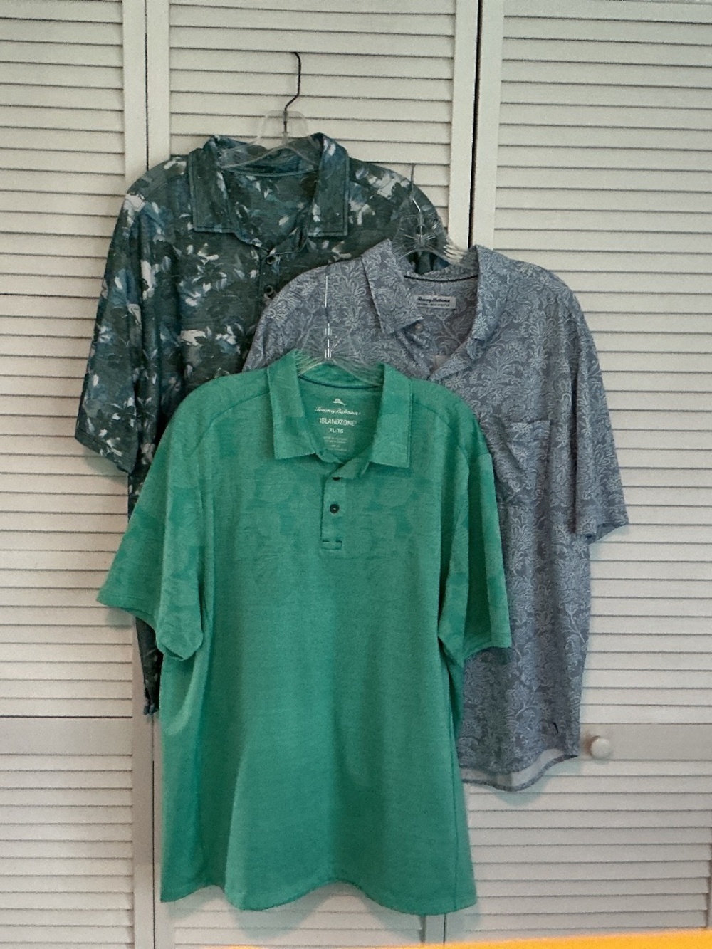 Tommy Bahama Men’s 3 polo shirts